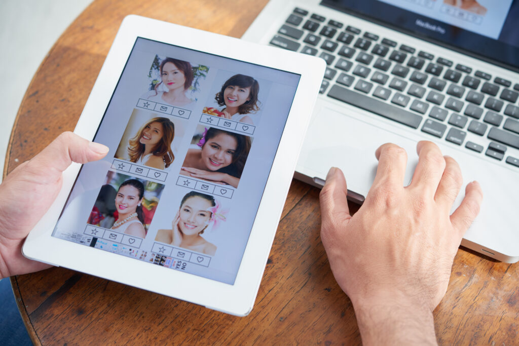 Traffic Meltdown: Why OnlyFans Is Losing Millions of Daily Google Users